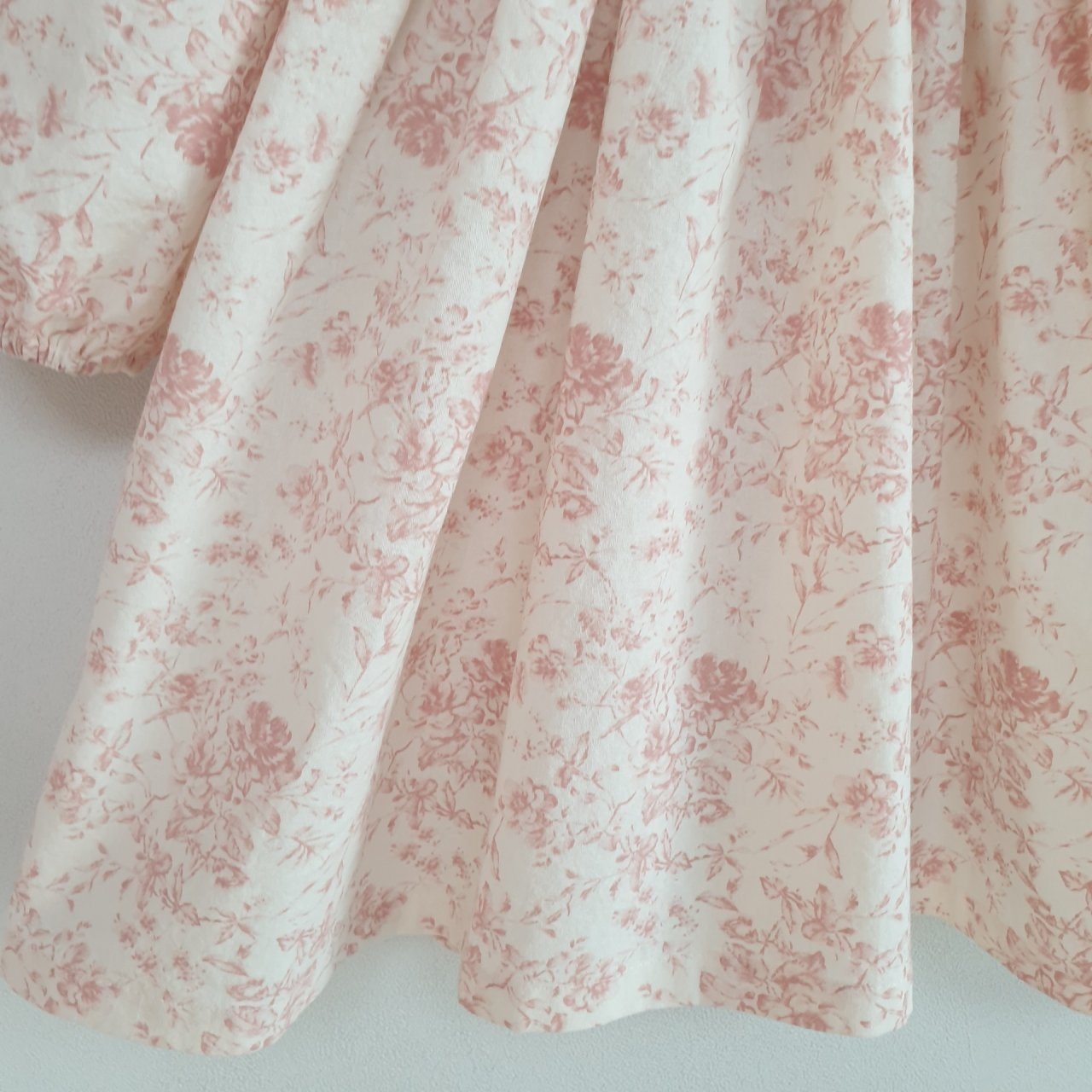 Eclair Hailey Toile De Jouy Print Dress Pink – girls dress close-up detail