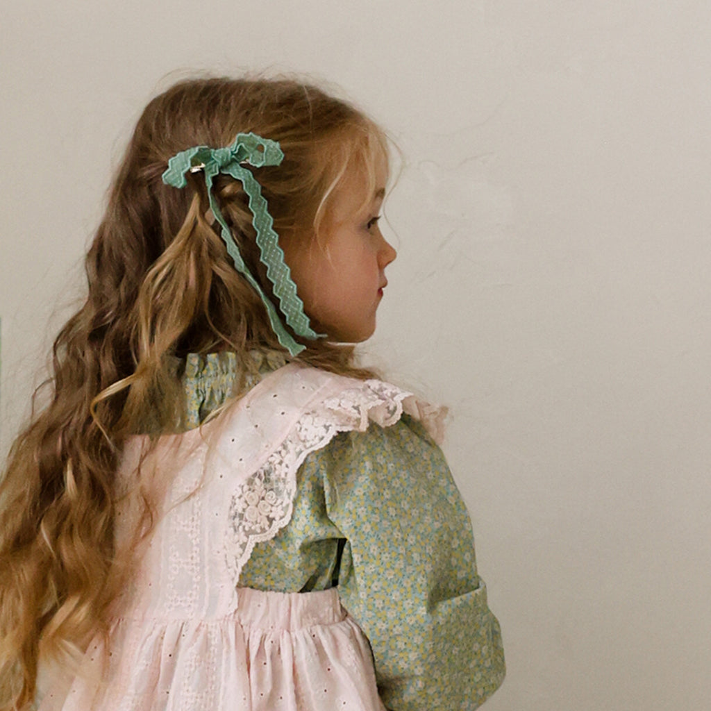 Puella Flo Rio Twisted Hair Clip Green – girls hair accessory close-up detail
