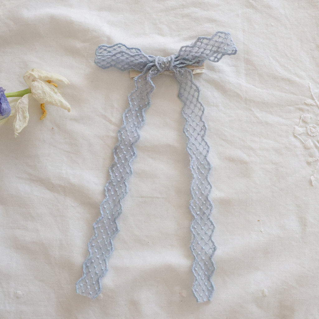 Puella Flo Rio Twisted Hair Clip Blue – girls hair accessory close-up detail