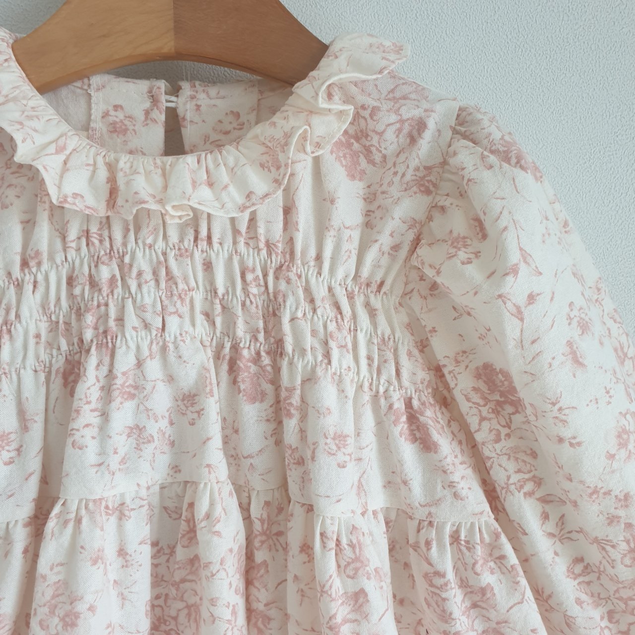 Eclair Hailey Toile De Jouy Print Dress Pink – girls dress close-up detail