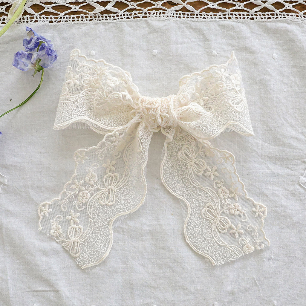Puella Flo Madeline Ribbon Hair Clip Ivory – girls hair accessory close-up detail
