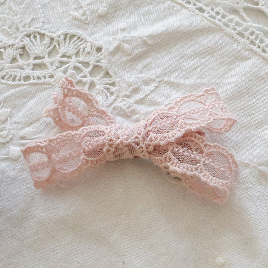 Puella Flo Lou Bow Hair Clip Pink – girls hair accessory close-up detail