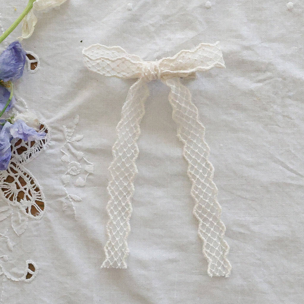 Puella Flo Rio Twisted Hair Clip Ivory – girls hair accessory close-up detail