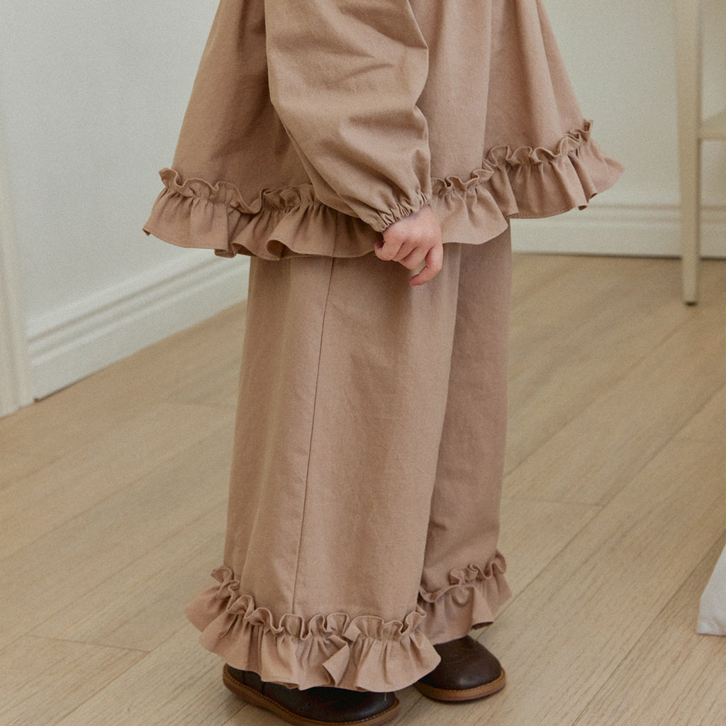 ROA Square Frill Coord Set Brown – girls matching set close-up detail